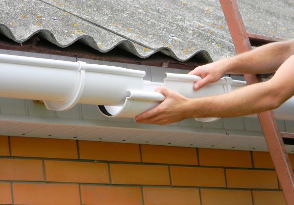 Gutter Hanging in Mebane